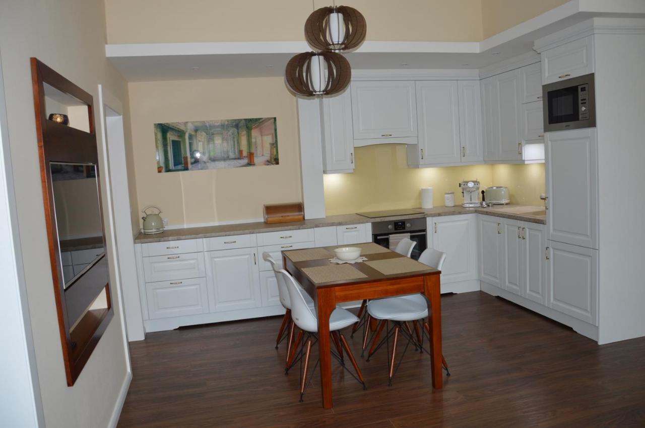 M2-Apartment Szombathely Buitenkant foto