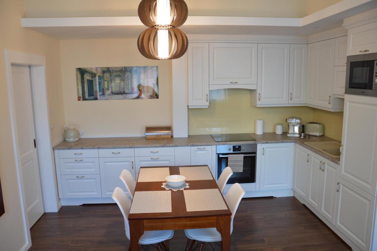 M2-Apartment Szombathely Buitenkant foto